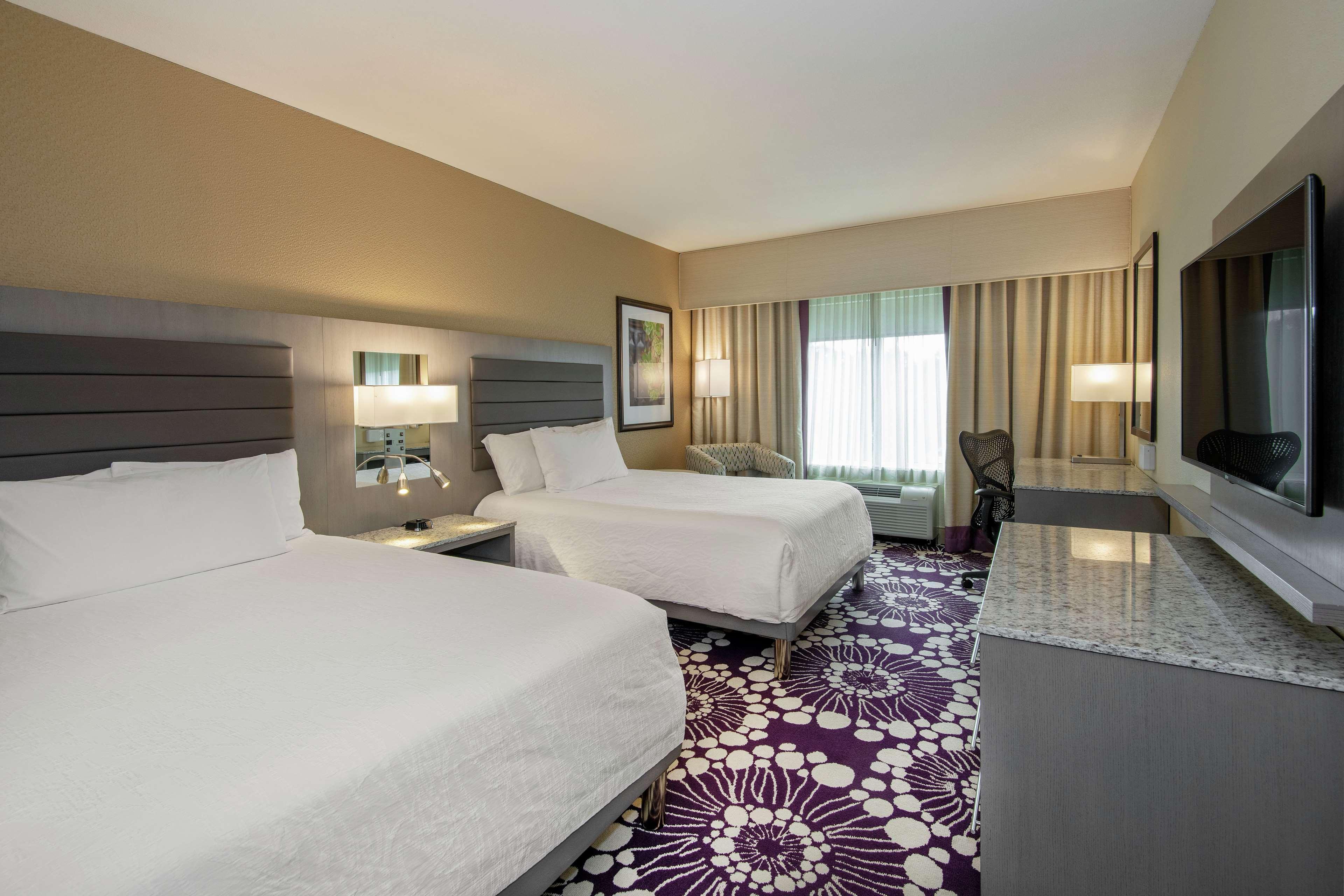 Hilton Garden Inn Raleigh/Crabtree Valley Exterior photo
