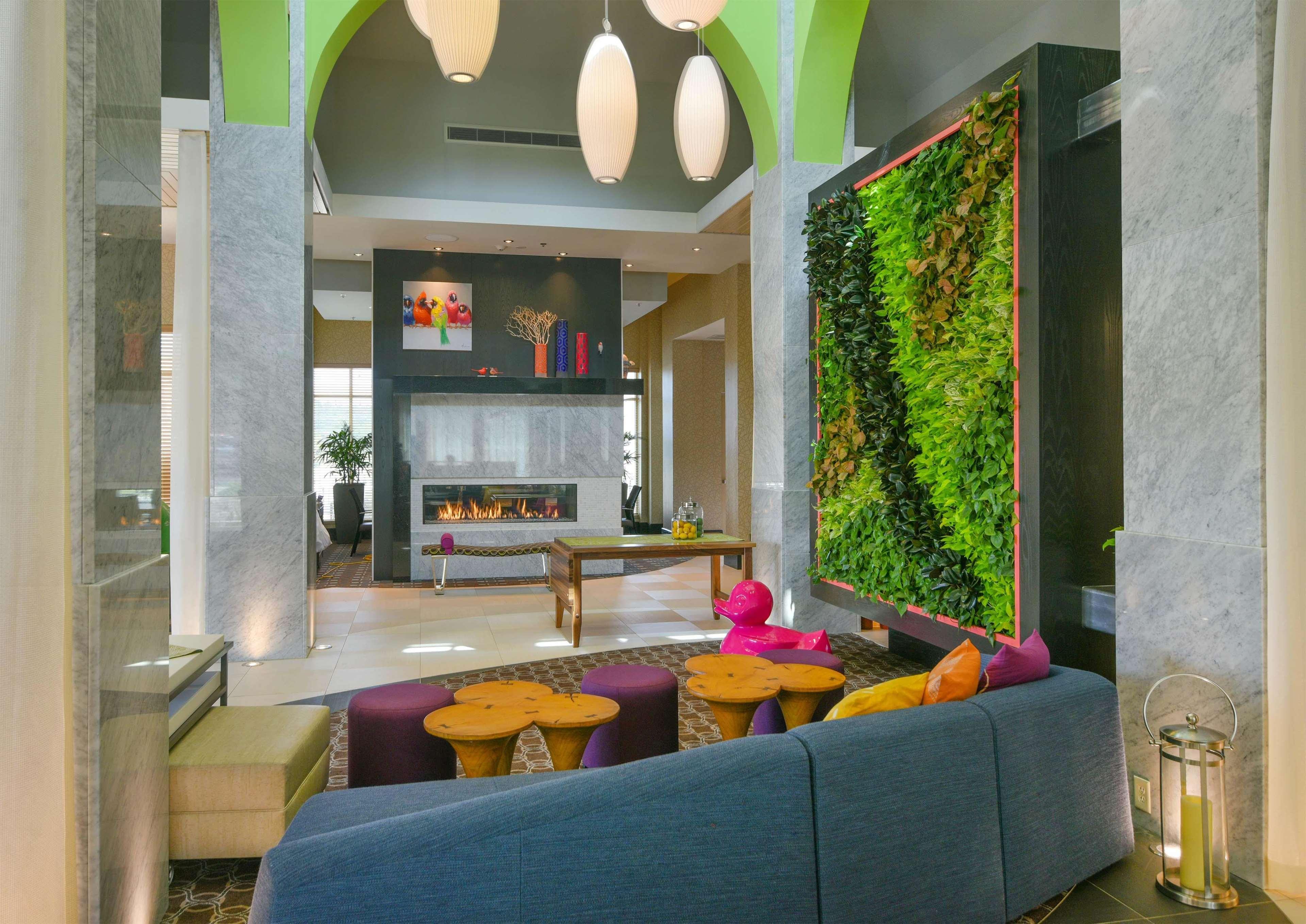 Hilton Garden Inn Raleigh/Crabtree Valley Exterior photo