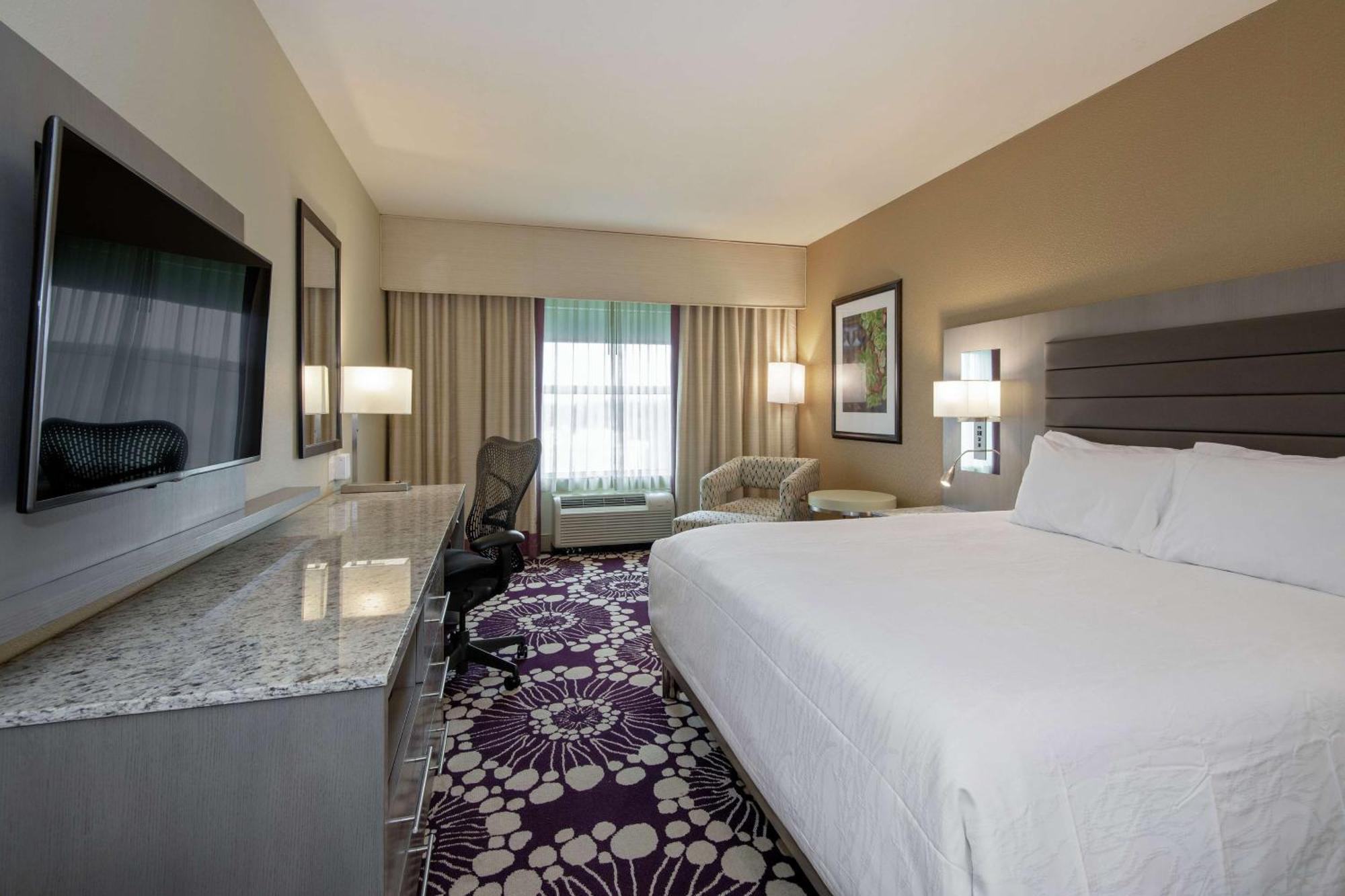 Hilton Garden Inn Raleigh/Crabtree Valley Exterior photo