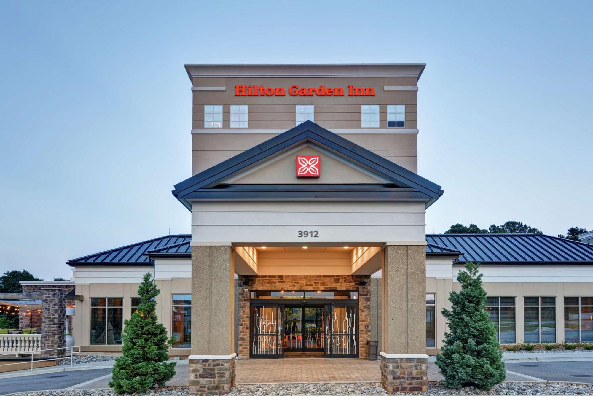 Hilton Garden Inn Raleigh/Crabtree Valley Exterior photo