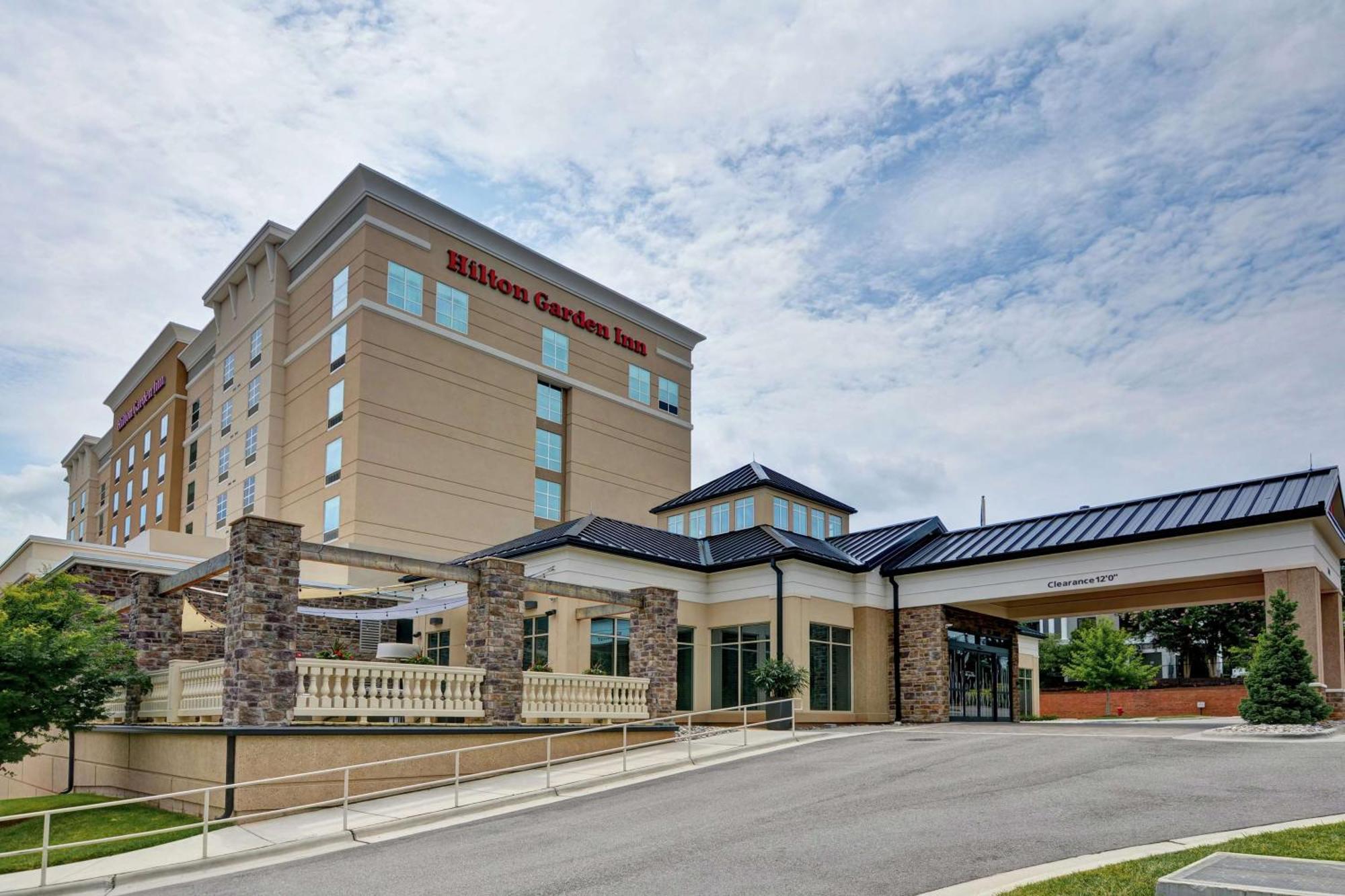 Hilton Garden Inn Raleigh/Crabtree Valley Exterior photo
