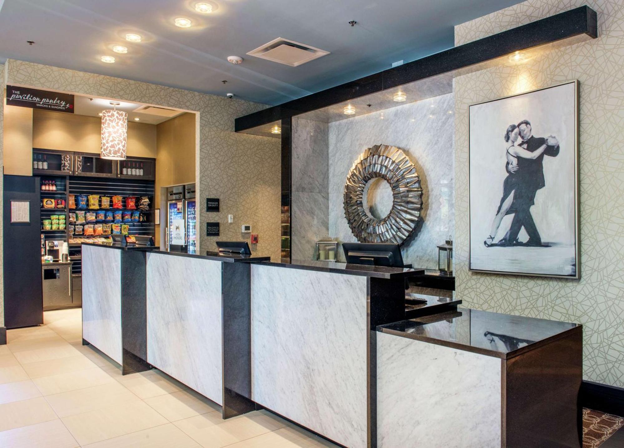 Hilton Garden Inn Raleigh/Crabtree Valley Exterior photo